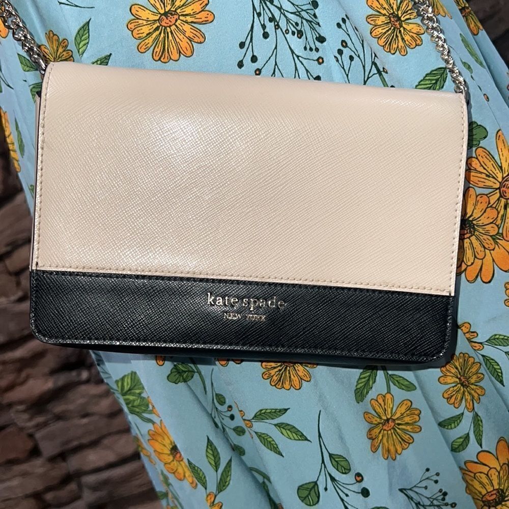 Kate spade new york Spencer Leather Chain Wallet EUC